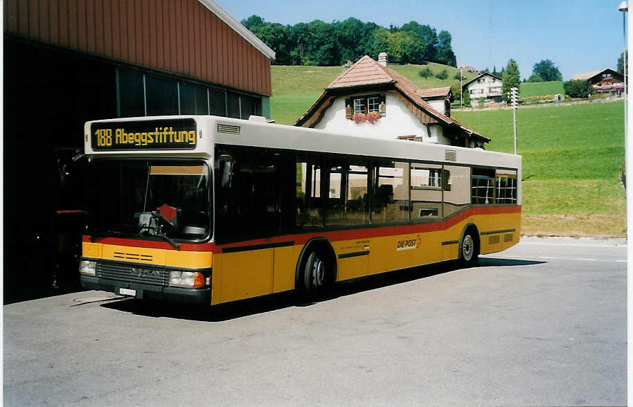 (036'816) - Engeloch, Riggisberg - Nr. 8/BE 13'188 - Neoplan (ex Nr. 5) am 13. September 1999 in Riggisberg, Garage