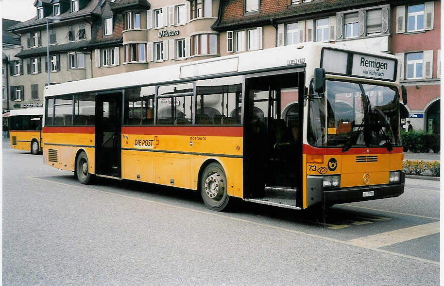 (037'436) - Voegtlin-Meyer, Brugg - Nr. 73/AG 15'700 - Mercedes am 30. Oktober 1999 beim Bahnhof Brugg