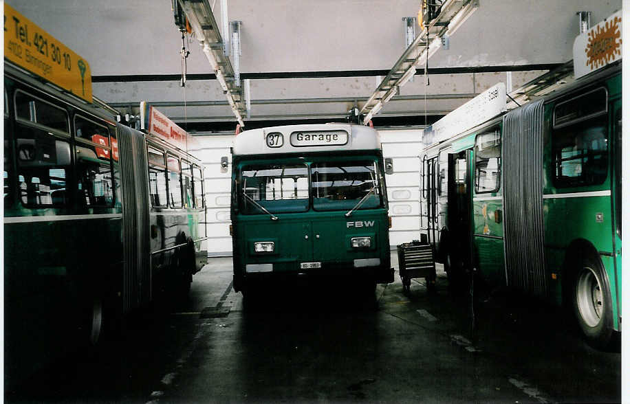 (037'519) - BVB Basel - Nr. 83/BS 1983 - FBW/FHS am 1. November 1999 in Basel, Garage Rankstrasse