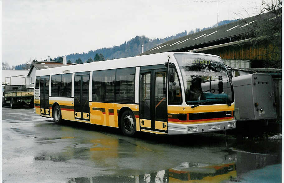 (038'031) - STI Thun - Nr. 8/BE 26'034 - Den Oudsten (ex TSG Blumenstein Nr. 8) am 24. Dezember 1999 in Thun, Garage 