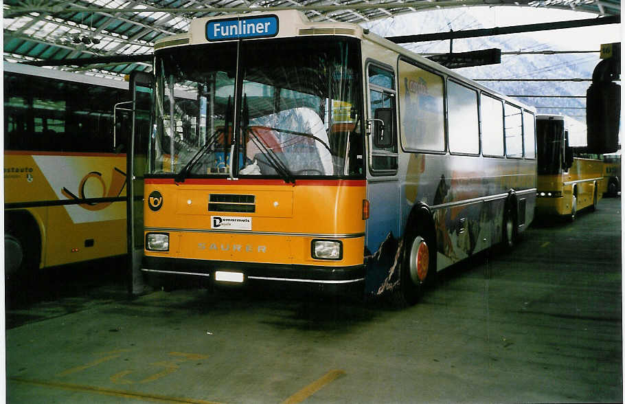 (038'412) - Demarmels, Salouf - GR 61'457 - Saurer/Lauber (ex P 25'650) am 1. Januar 2000 in Chur, Postautostation