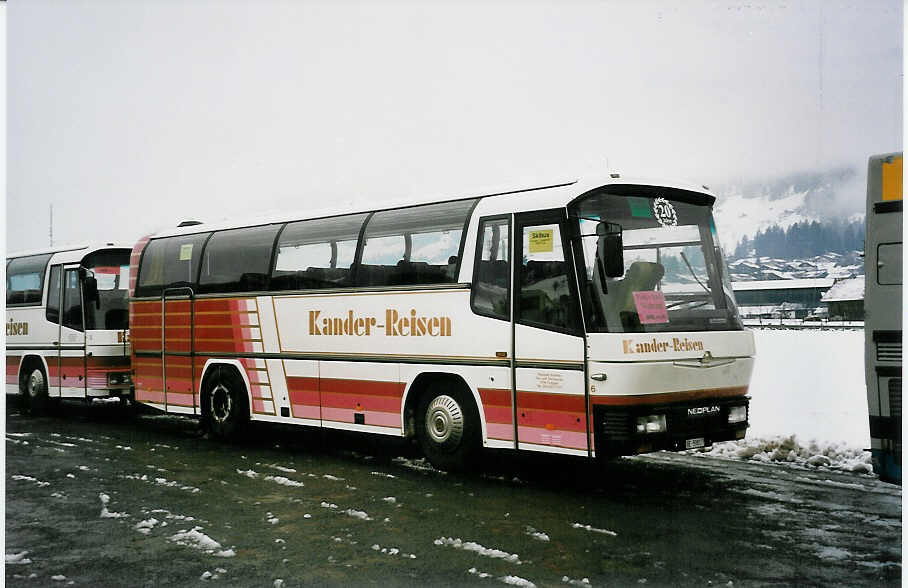 (038'930) - Kander-Reisen, Frutigen - Nr. 6/BE 59'817 - Neoplan am 19. Februar 2000 in Frutigen, Flugplatz