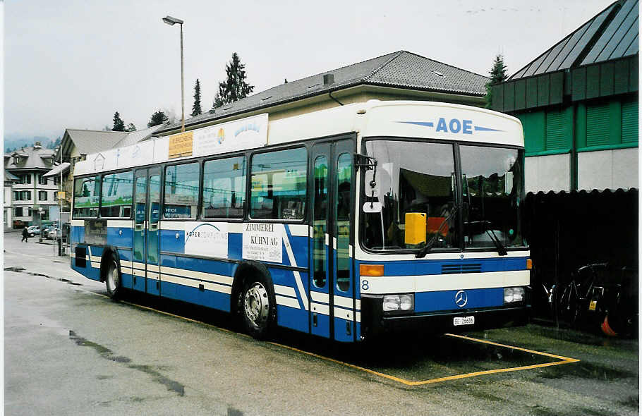 (039'829) - AOE Langnau - Nr. 8/BE 26'686 - Mercedes/R&J am 18. Mrz 2000 beim Bahnhof Langnau