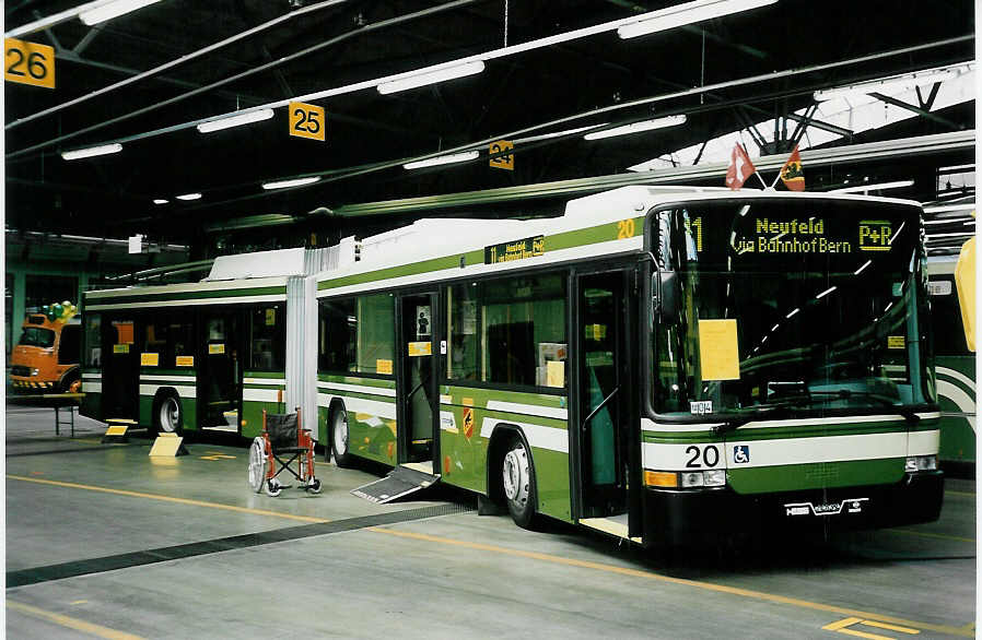 (040'536) - SVB Bern - Nr. 20 - NAW/Hess Gelenktrolleybus am 20. Mai 2000 in Bern, Eigergarage