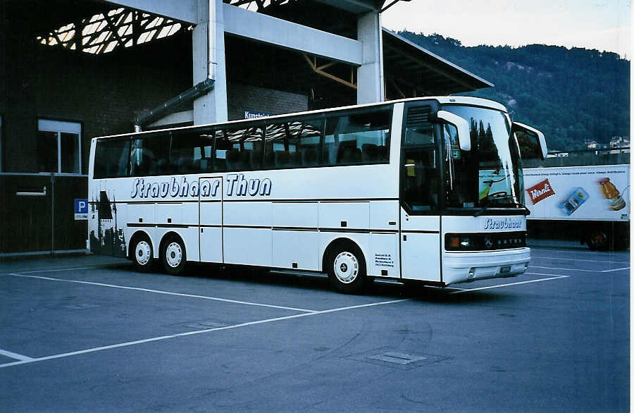 (040'726) - Straubhaar, Thun - BE 431'038 - Setra am 2. Juni 2000 in Thun, Grabengut