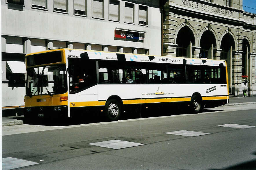 (041'320) - VBSH Schaffhausen - Nr. 26/SH 38'026 - Mercedes am 19. Juni 2000 beim Bahnhof Schaffhausen