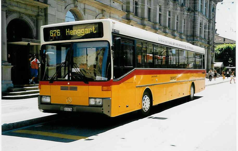 (041'428) - Moser, Flaach - Nr. 6/ZH 332'706 - Mercedes (ex P 25'291) am 19. Juni 2000 beim Hauptbahnhof Winterthur