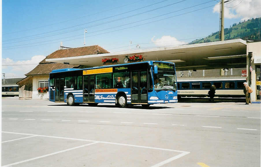 (042'235) - AFA Adelboden - Nr. 1/BE 19'692 - Mercedes am 21. Juli 2000 beim Bahnhof Frutigen