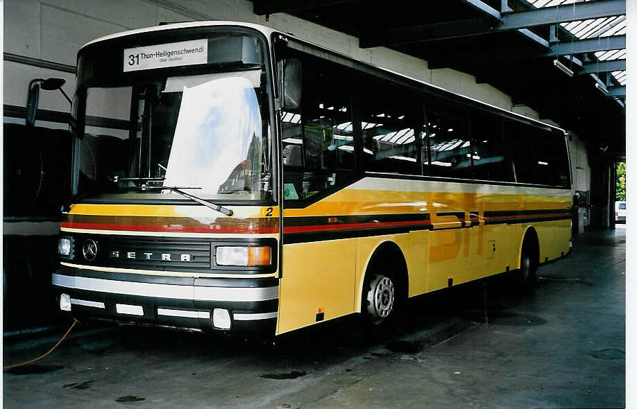 (043'324) - STI Thun - Nr. 2/BE 26'532 - Setra (ex ATGH Heiligenschwendi Nr. 2) am 29. September 2000 in Thun, Garage