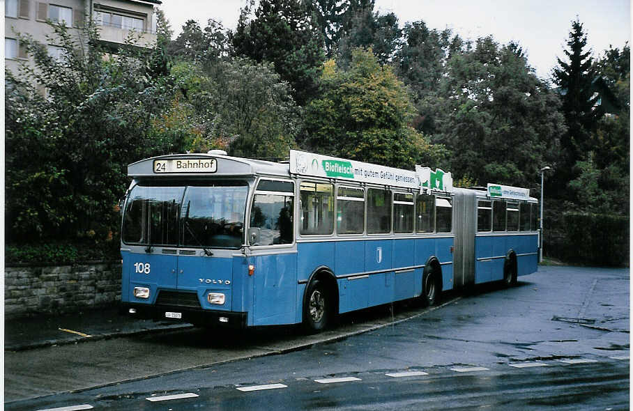 (043'513) - VBL Luzern - Nr. 108/LU 15'073 - Volvo/Hess am 17. Oktober 2000 in Meggen, Gottlieben