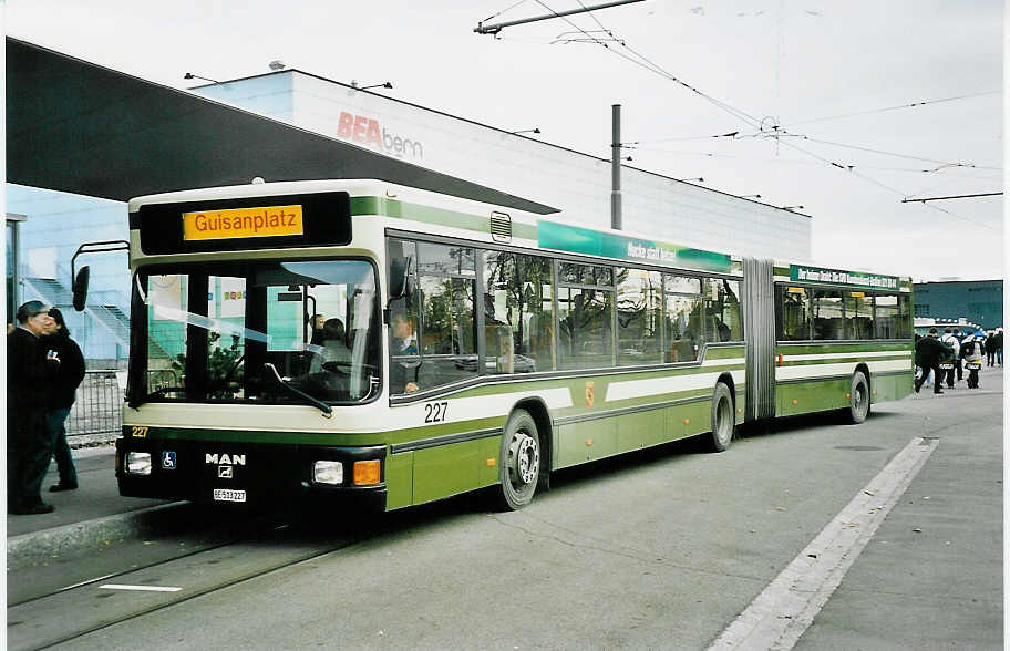 (043'807) - SVB Bern - Nr. 227/BE 513'227 - MAN am 19. November 2000 in Bern, Guisanplatz