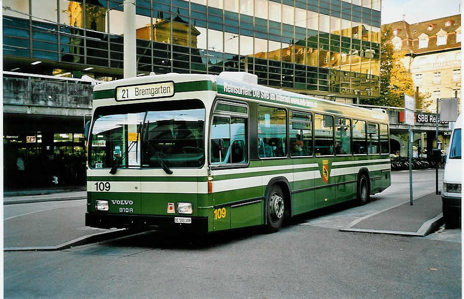 (043'822) - SVB Bern - Nr. 109/BE 500'109 - Volvo/R&J am 19. November 2000 beim Bahnhof Bern