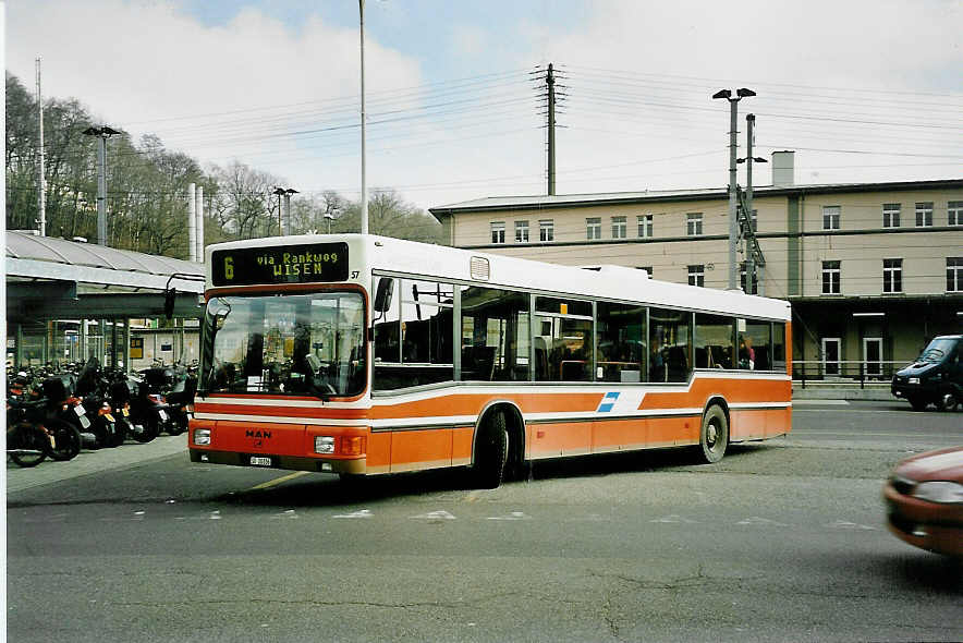 (044'133) - BOGG Wangen b.O. - Nr. 57/SO 20'336 - MAN (ex Hof, Hauenstein Nr. 57) am 27. Dezember 2000 beim Bahnhof Olten