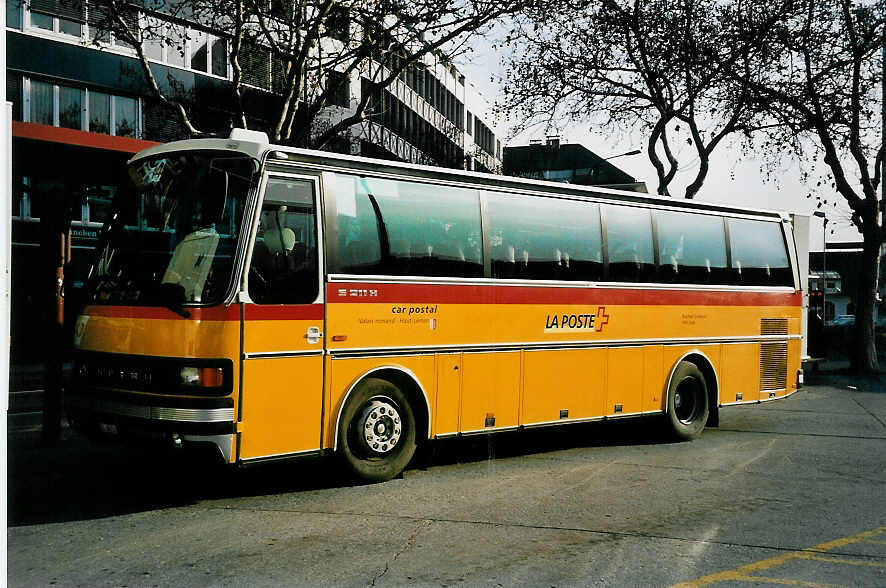 (044'814) - Evquoz, Erde - VS 60'650 - Setra am 20. Februar 2001 beim Bahnhof Sion