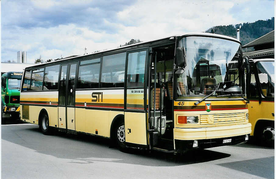 (045'421) - STI Thun - Nr. 45/BE 322'545 - Setra (ex AGS Sigriswil Nr. 3) am 23. Mrz 2001 in Thun, Garage