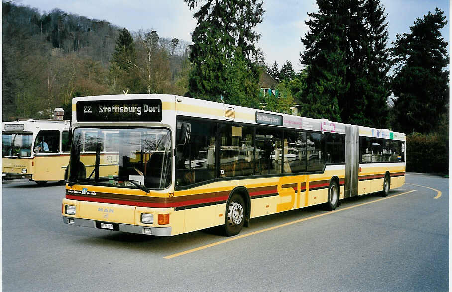 (045'424) - STI Thun - Nr. 73/BE 387'073 - MAN am 24. Mrz 2001 bei der Schifflndte Thun