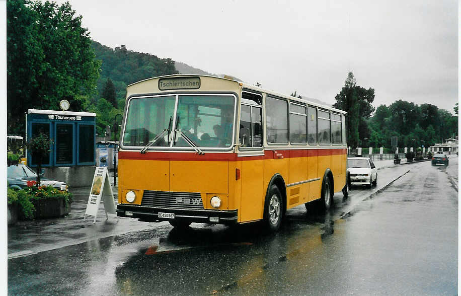 (047'209) - Scheidegger, Schnbhl - BE 150'067 - FBW/Lauber (ex P 23'507) am 10. Juni 2001 beim Bahnhof Thun