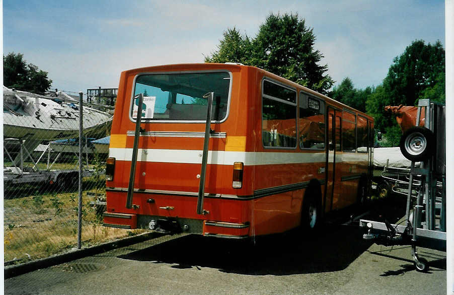 (047'707) - ZVB Zug - Nr. 40 - Saurer/Hess (ex Nr. 30) am 10. Juli 2001 in Zug, Garage