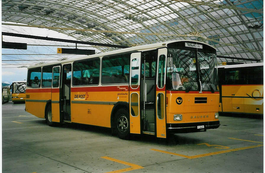 (048'409) - PTT-Regie - P 24'406 - Saurer/Hess am 18. Juli 2001 in Chur, Postautostation