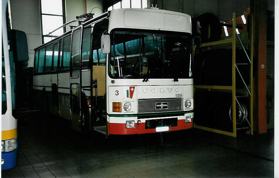 (048'906) - TC La Chaux-de-Fonds - Nr. 3/NE 543 - Volvo/Van Hool Enteiser (ex VR La Chaux-de-Fonds Nr. 41) am 7. August 2001 in La Chaux-de-Fonds, Dpt