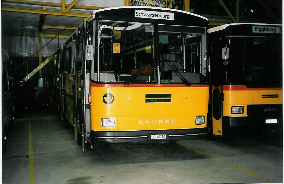 (049'717) - Engeloch, Riggisberg - Nr. 5/BE 40'370 - Saurer/Tscher (ex P 25'668) am 16. September 2001 in Riggisberg, Garage