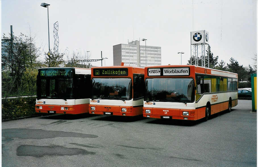 (050'704) - RBS Worblaufen - Nr. 10/BE 535'310 + Nr. 4/BE 481'104 + Nr. 1/BE 332'121 - MAN am 18. November 2001 in Worblaufen, Garage