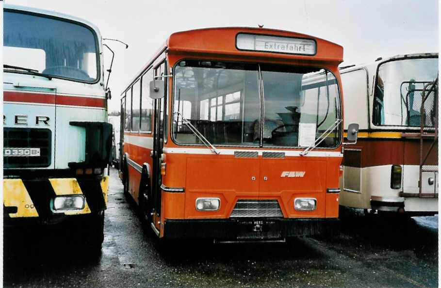 (050'737) - BBA Aarau (RWB) - Nr. 121 - FBW/Hess am 1. Dezember 2001 in Niederscherli