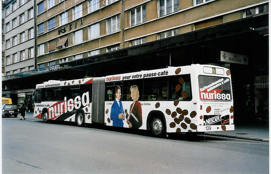 (050'822) - VB Biel - Nr. 139/BE 501'139 - Volvo/R&J am 15. Dezember 2001 beim Bahnhof Biel