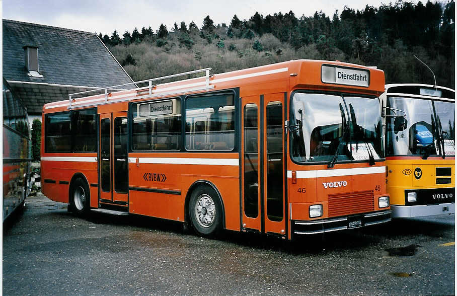 (052'206) - RVBW Wettingen - Nr. 46 - Volvo/Hess am 23. Februar 2002 in Aegerten, Rattinbus