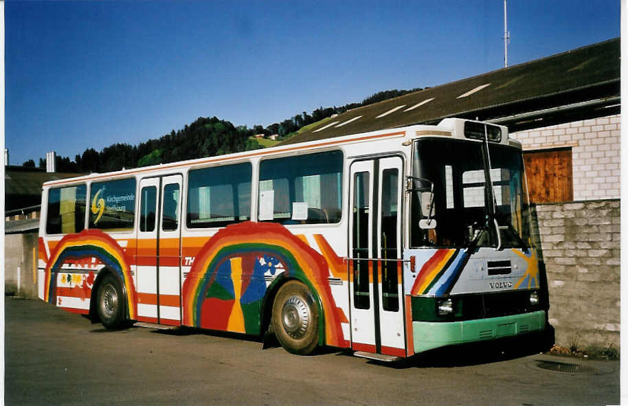 (053'601) - Kirchgemeinde, Steffisburg - Volvo/R&J (ex STI Thun Nr. 3; ex TSG Blumenstein Nr. 3) am 31. Mai 2002 in Thun, Garage STI