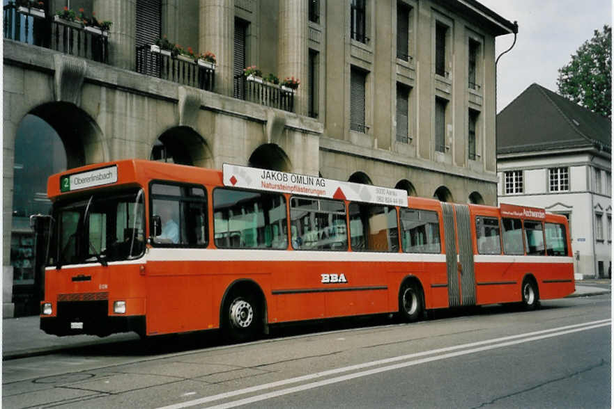 (056'018) - BBA Aarau - Nr. 128/AG 249'028 - Volvo/Hess am 11. September 2002 beim Bahnhof Aarau