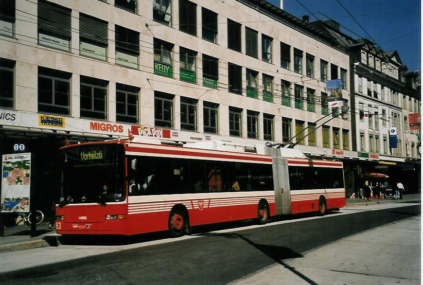 (056'236) - VB Biel - Nr. 83 - NAW/Hess Gelenktrolleybus am 30. September 2002 in Biel, Guisanplatz