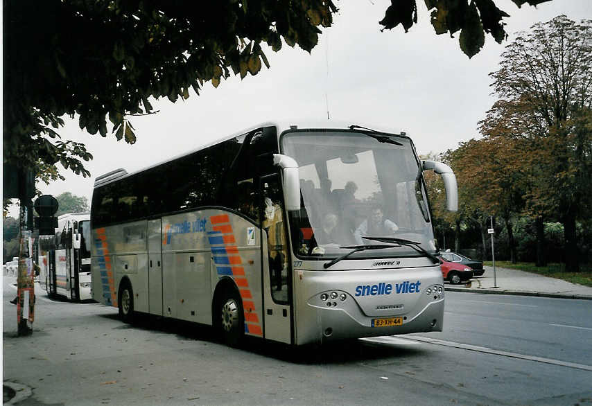 (056'535) - Aus Holland: Snelle Vliet, Rotterdam - Nr. 277/BJ-XH-44 - Jonckheere am 9. Oktober 2002 in Wien, Schnbrunn