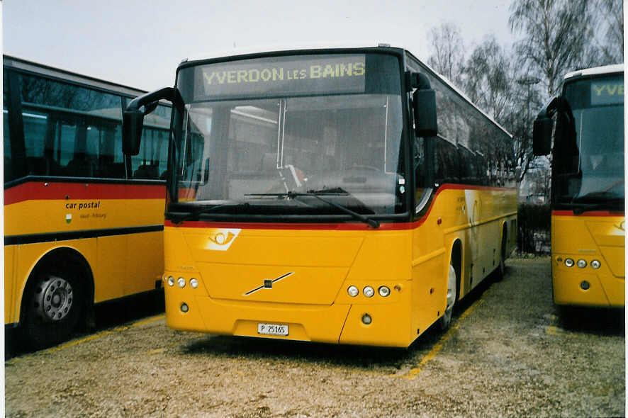 (058'017) - PTT-Regie - P 25'165 - Volvo am 29. Dezember 2002 in Yverdon, Garage