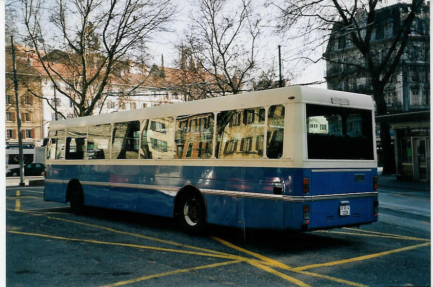 (059'303) - Braun, Lausanne - VD 1226 - Mercedes/Alusuisse-Hess (ex Gasser, Epalinges; ex Gowa, Luzern Nr. 30) am 16. Mrz 2003 in Lausanne, Tunnel