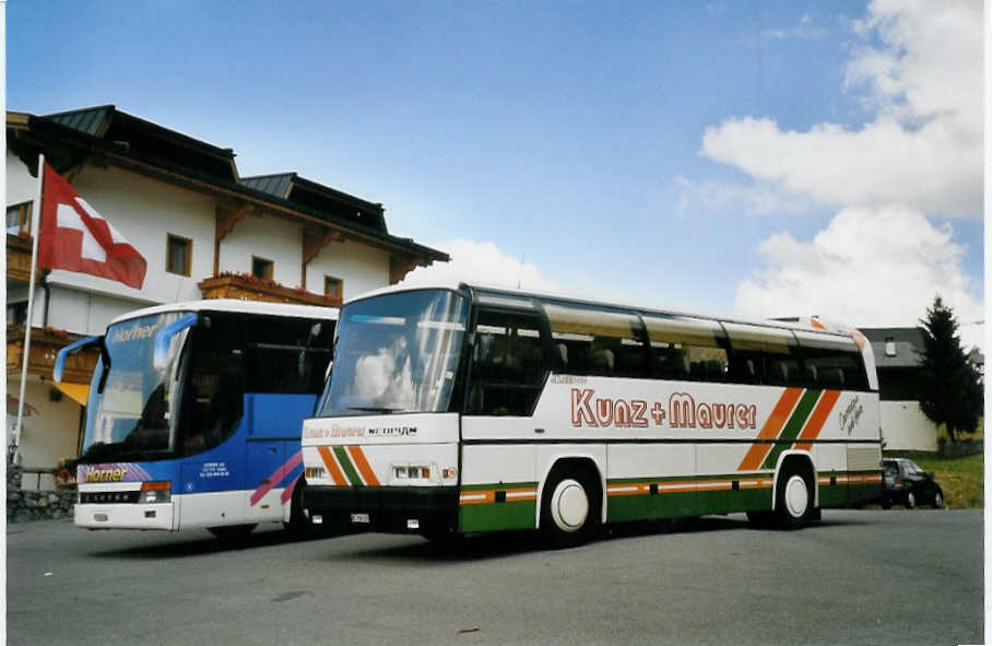 (061'311) - Kunz+Maurer, Burgistein - Nr. 15/BE 318'115 - Neoplan am 6. Juli 2003 auf dem Col des Mosses