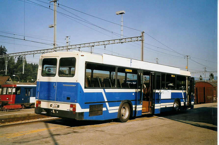 (061'326) - AOE Langnau - Nr. 8/BE 26'686 - Mercedes/R&J am 13. Juli 2003 beim Bahnhof Langnau