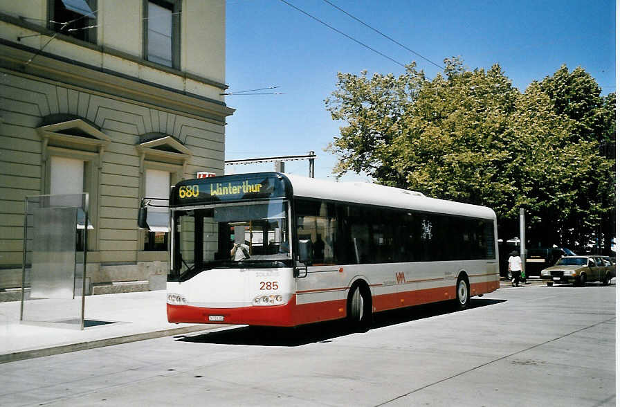 (061'725) - WV Winterthur - Nr. 285/ZH 719'285 - Solaris am 19. Juli 2003 beim Hauptbahnhof Wintethur