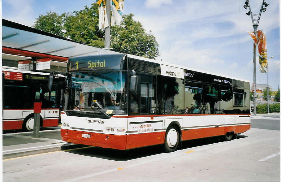 (061'926) - PostAuto Thurgau-Schaffhausen - Nr. 75/TG 158'099 - Neoplan (ex P 23'205) am 25. Juli 2003 beim Bahnhof Frauenfeld