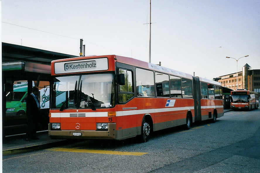 (063'203) - BOGG Wangen b.O. - Nr. 15/SO 130'269 - Mercedes/Hess (ex AGO Olten Nr. 15) am 3. September 2003 beim Bahnhof Olten