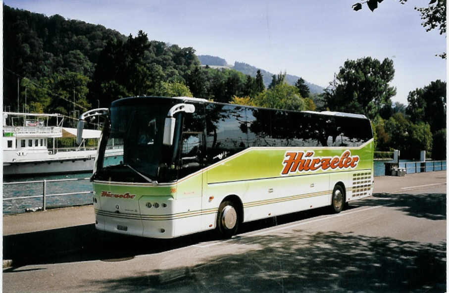 (063'421) - Hrzeler, Dietikon - Nr. 28/ZH 322'628 - Bova am 17. September 2003 bei der Schifflndte Thun