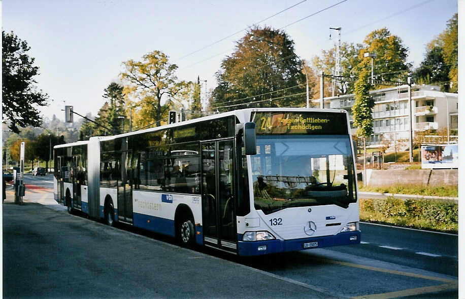 (064'025) - VBL Luzern - Nr. 132/LU 15'075 - Mercedes am 11. Oktober 2003 in Luzern, Verkehrshaus