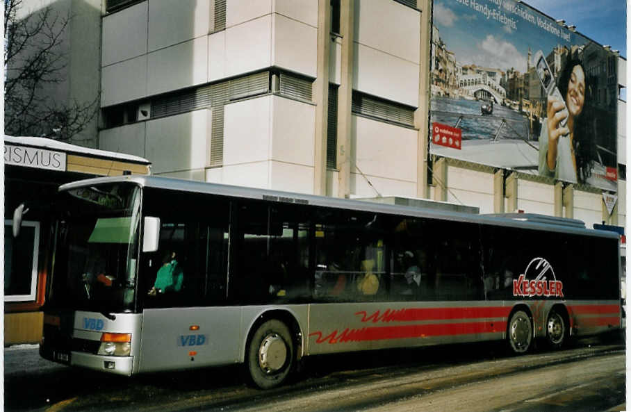 (065'036) - Kessler, Davos - GR 5965 - Setra am 1. Januar 2004 beim Bahnhof Davos-Dorf