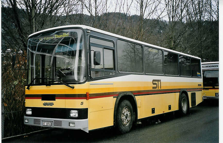 (065'118) - STI Thun - Nr. 5/BE 26'906 - NAW/R&J (ex ATGH Heiligenschwendi Nr. 5) am 15. Januar 2004 bei der Schifflndte Thun