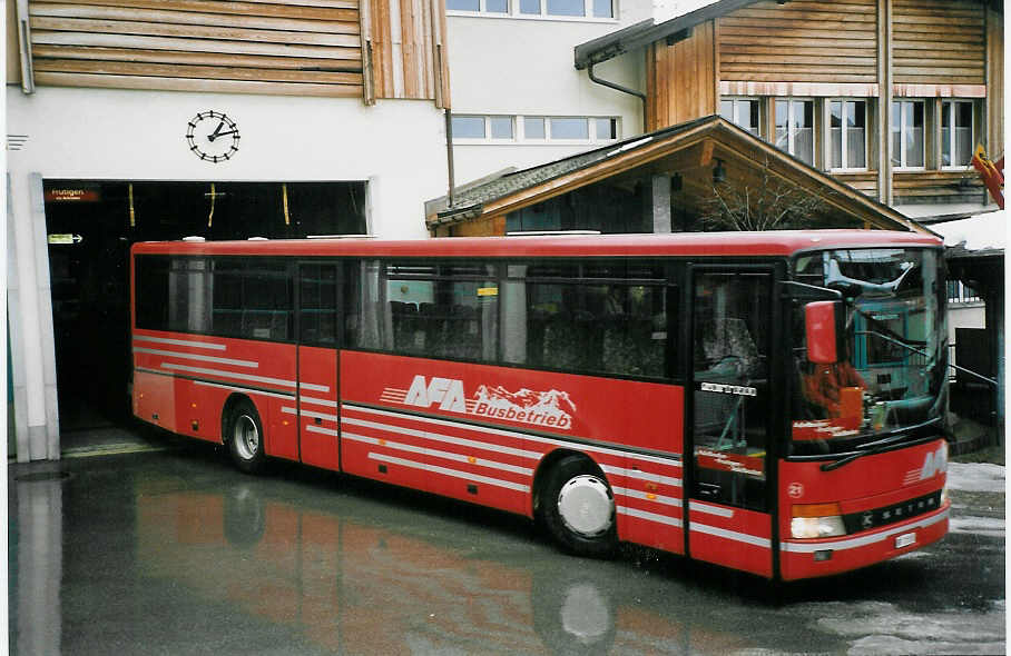 (065'422) - AFA Adelboden - Nr. 21/BE 21'181 - Setra (ex Nr. 6) am 7. Februar 2004 beim Autobahnhof Adelboden