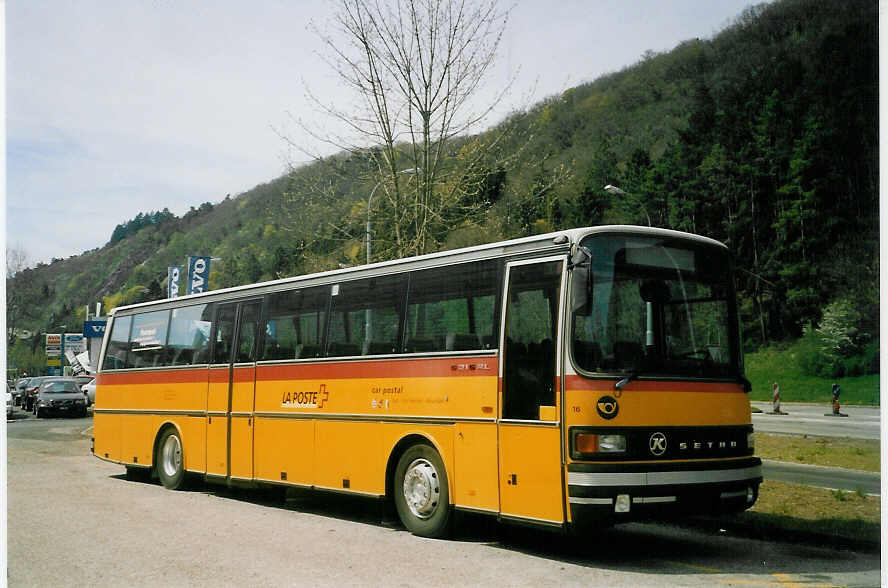 (066'812) - Hertzeisen, Glovelier - Nr. 16 - Setra (ex Stucki, Porrentruy Nr. 16) am 21. April 2004 in Biel, BTR