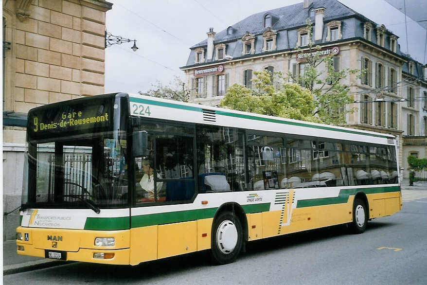 (067'630) - TN Neuchtel - Nr. 224/NE 32'124 - MAN am 22. Mai 2004 in Neuchtel, Place Pury