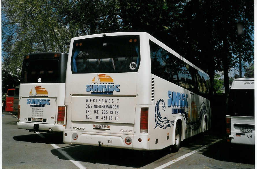 (067'803) - Sunrise, Niederwangen - BE 574'018 - Volvo am 23. Mai 2004 in Luzern, Carparkplatz