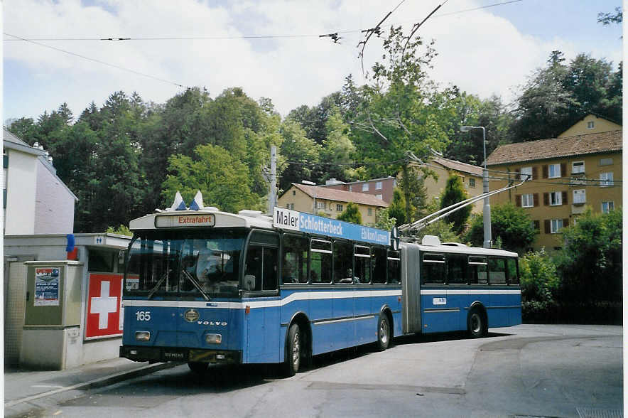 (067'834) - VBL Luzern - Nr. 165 - Volvo/Hess Gelenktrolleybus am 23. Mai 2004 in Luzern, Maihof