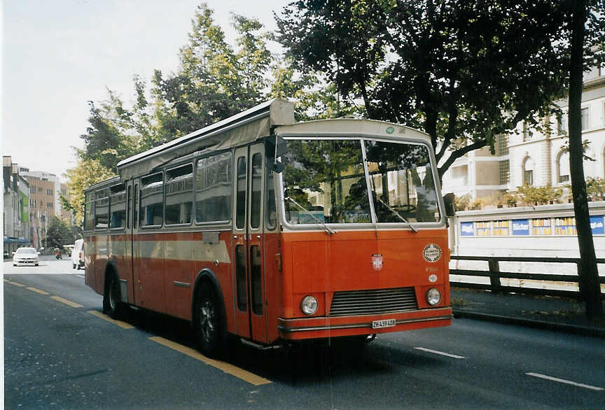 (069'912) - Kramer, Glattbrugg - Nr. 5/ZH 439'408 - FBW/R&J (ex BSF Hochdorf; ex Steiner, Meikirch) am 2. August 2004 in Thun, Aarestrasse 